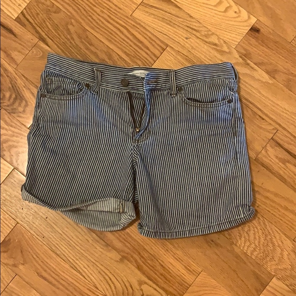 Banana Republic premium denim roll up short 25
